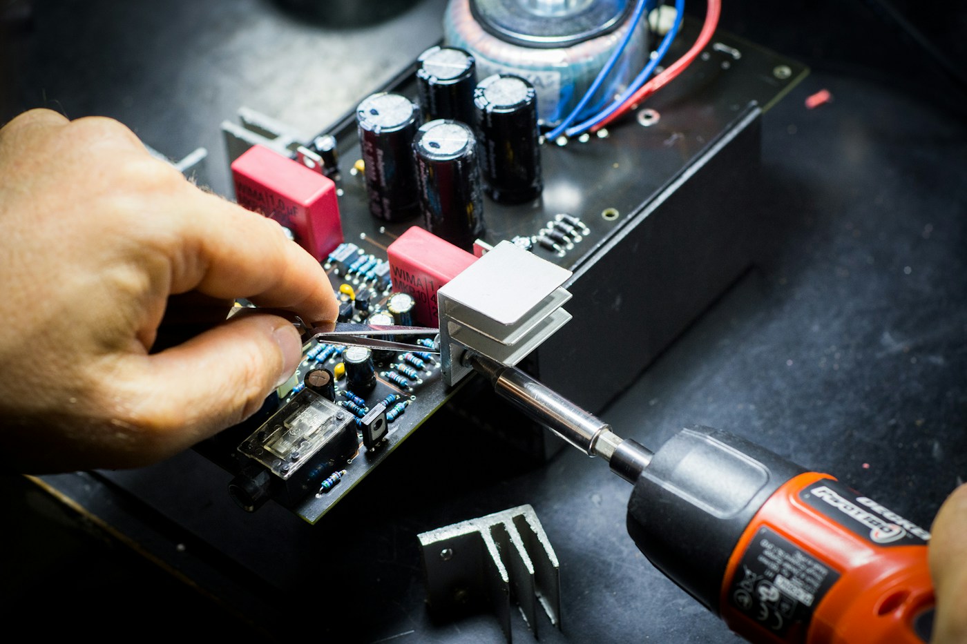 Technology and electronic components for product assessment